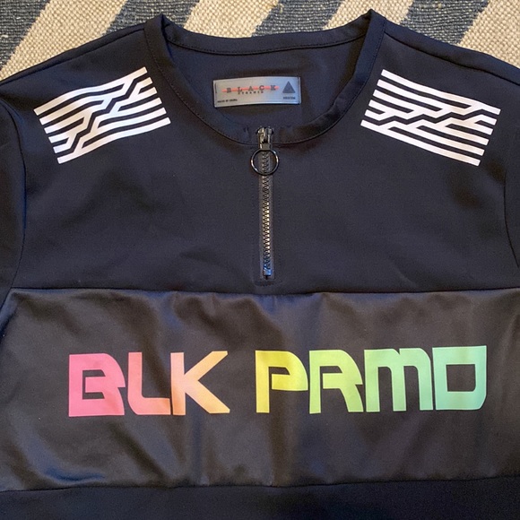 Black Pyramid Streetwear Top - Picture 5 of 13